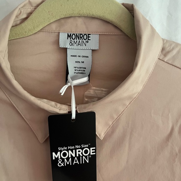 NWT Woman’s Medium Monroe & Main button down shirt $22 - Picture 5 of 6